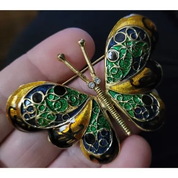 Gorgeous Gold Tone Pierced Butterfly Pin Rhinestones & Enamel Gold Gems - Picture 4 of 7